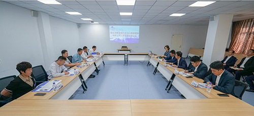 省森工集團露水河林業(yè)局與長白山旅游股份有限公司就森林旅游、促進林業(yè)轉(zhuǎn)型升級開展業(yè)務對接